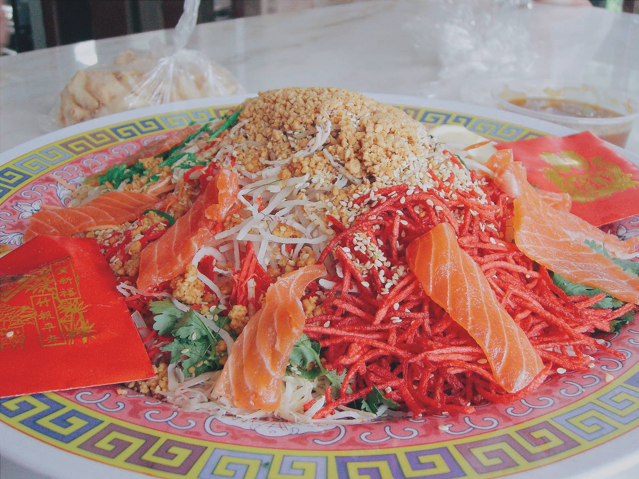 26 BEST RESTAURANTS IN ANGELES CITY 25 Fresh Salmon is part of the Chinese New Year Prosperity Food