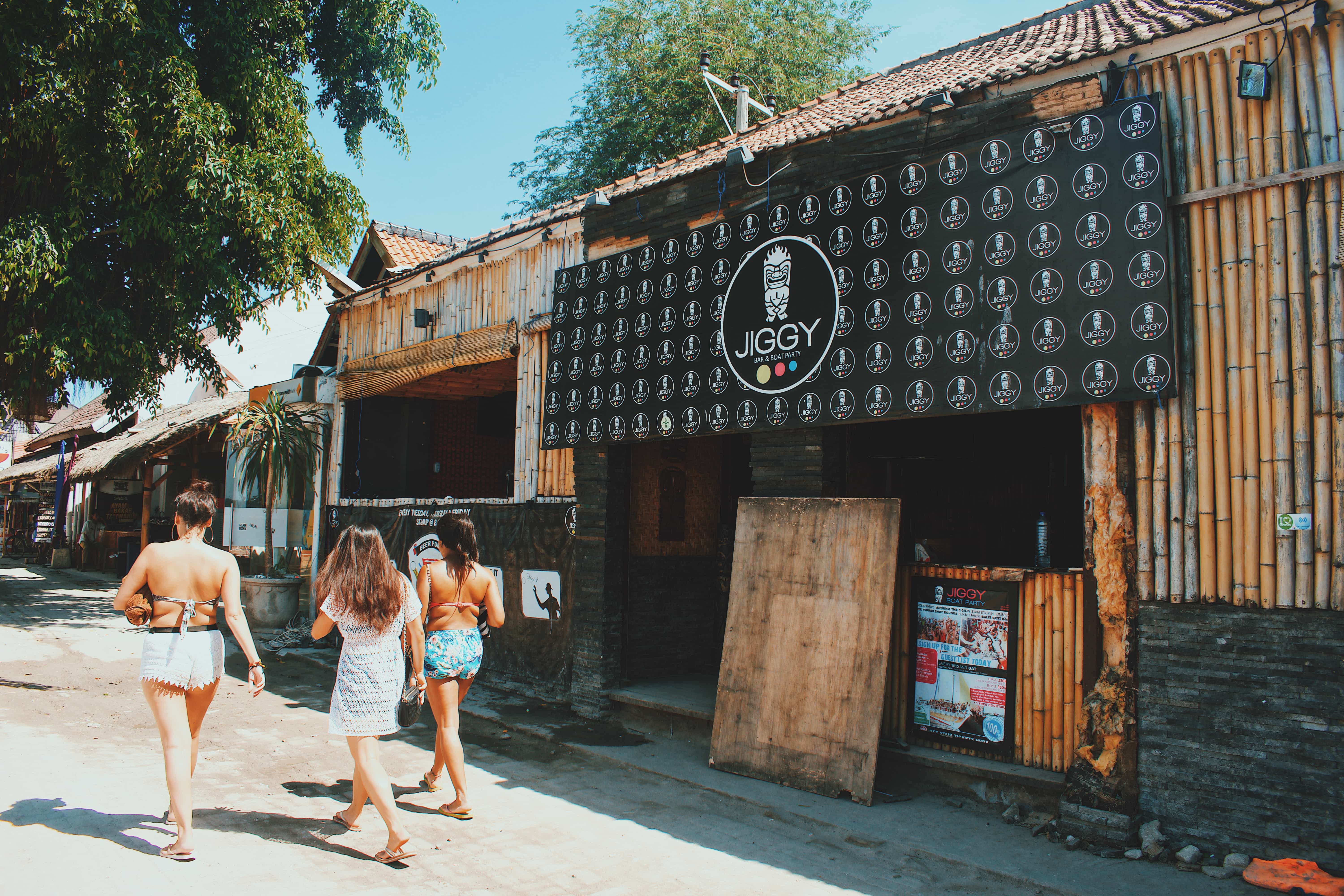 10 Best Things To Do In Gili Trawangan - the Party Island You Shouldn't Miss 3 things to do in gili trawangan, how to get to Gili Trawangan, gili trawangan viewpoint, things to do in gili air, places to go in gili trawangan, romantic things to do in gili trawangan, gili islands, gili trawangan booze cruise