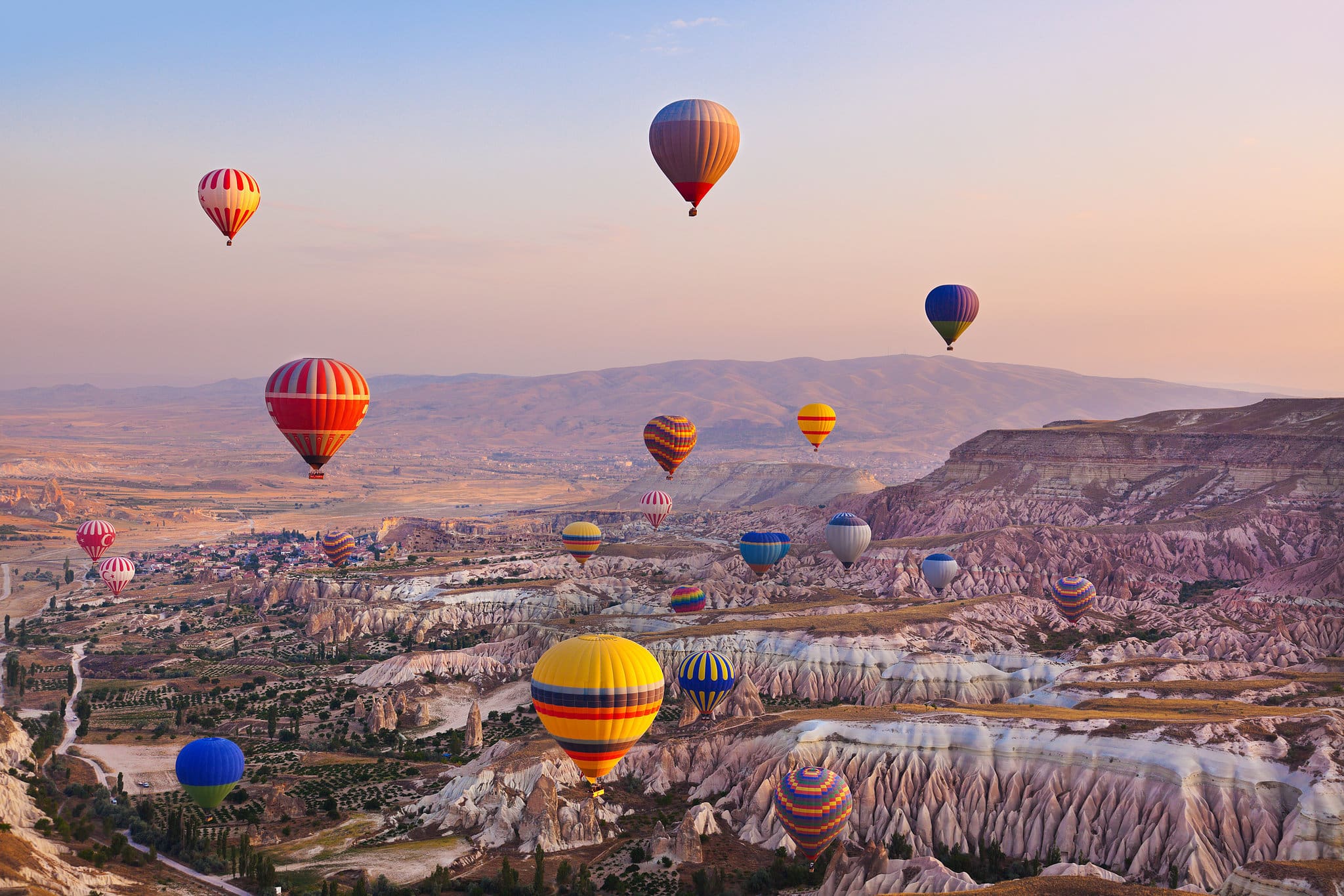 The 10 Bucket List Experiences Everyone Should Do Once (And Where They Really Happen) 4 10 Most Popular Bucket List Adventures Around The World