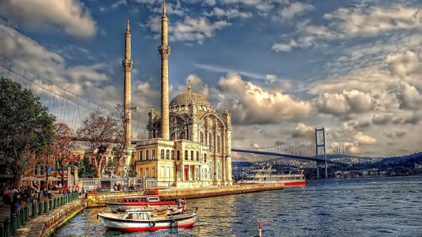 12 Historic European Destinations That Will Transport You to the Past 4 12 Best European Destinations for History Lovers