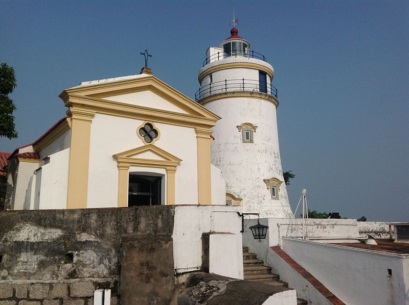 18 Best Things To do in Macau And Macau Tourist Spots 10 800px Guia Lighthouse and Chapel