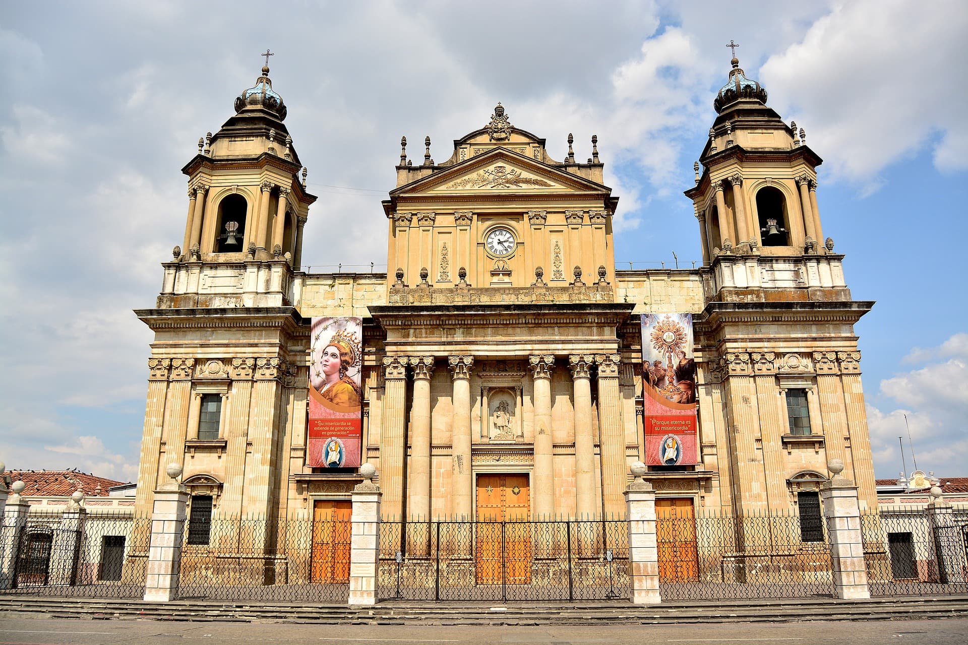23 Most Instagrammable Places In Guatemala And Guatemala Instagram Spots Guatemala That You Can't Miss 8 things to do in Guatemala, backpacking Guatemala, places to visit in Guatemala, Guatemala travel guide, Guatemala Travel Itinerary, best time to visit Guatemala, festivals in Guatemala