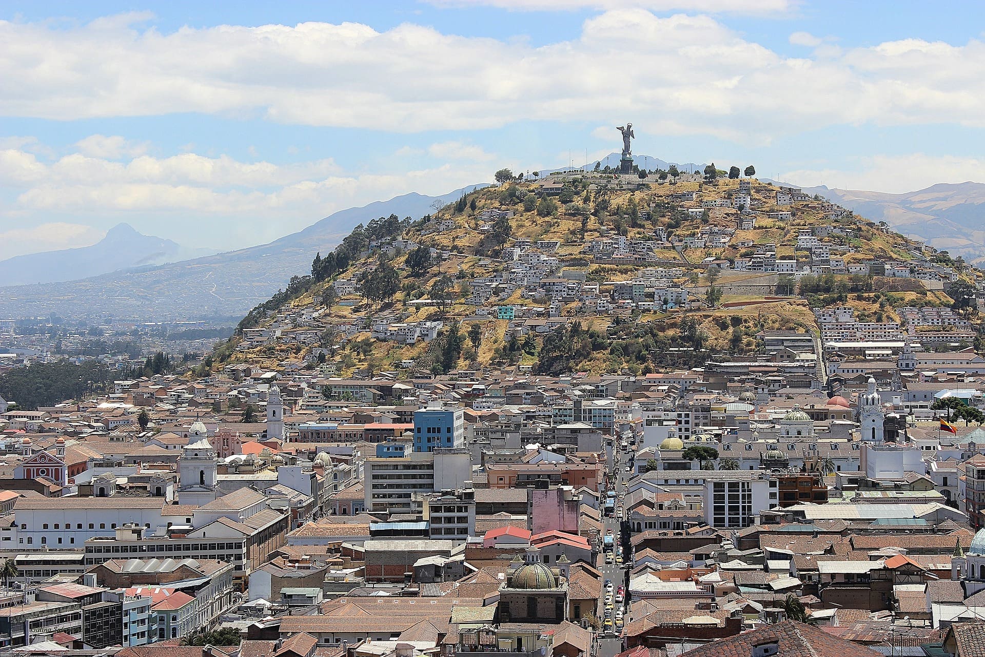 Best Things to do in Ecuador (Backpacking Ecuador Travel Guide) 2 Things To do in Ecuador, places to visit in Ecuador, Ecuador travel guide, Ecuador travel itinerary, guinea pig food, where to stay in Ecuador
