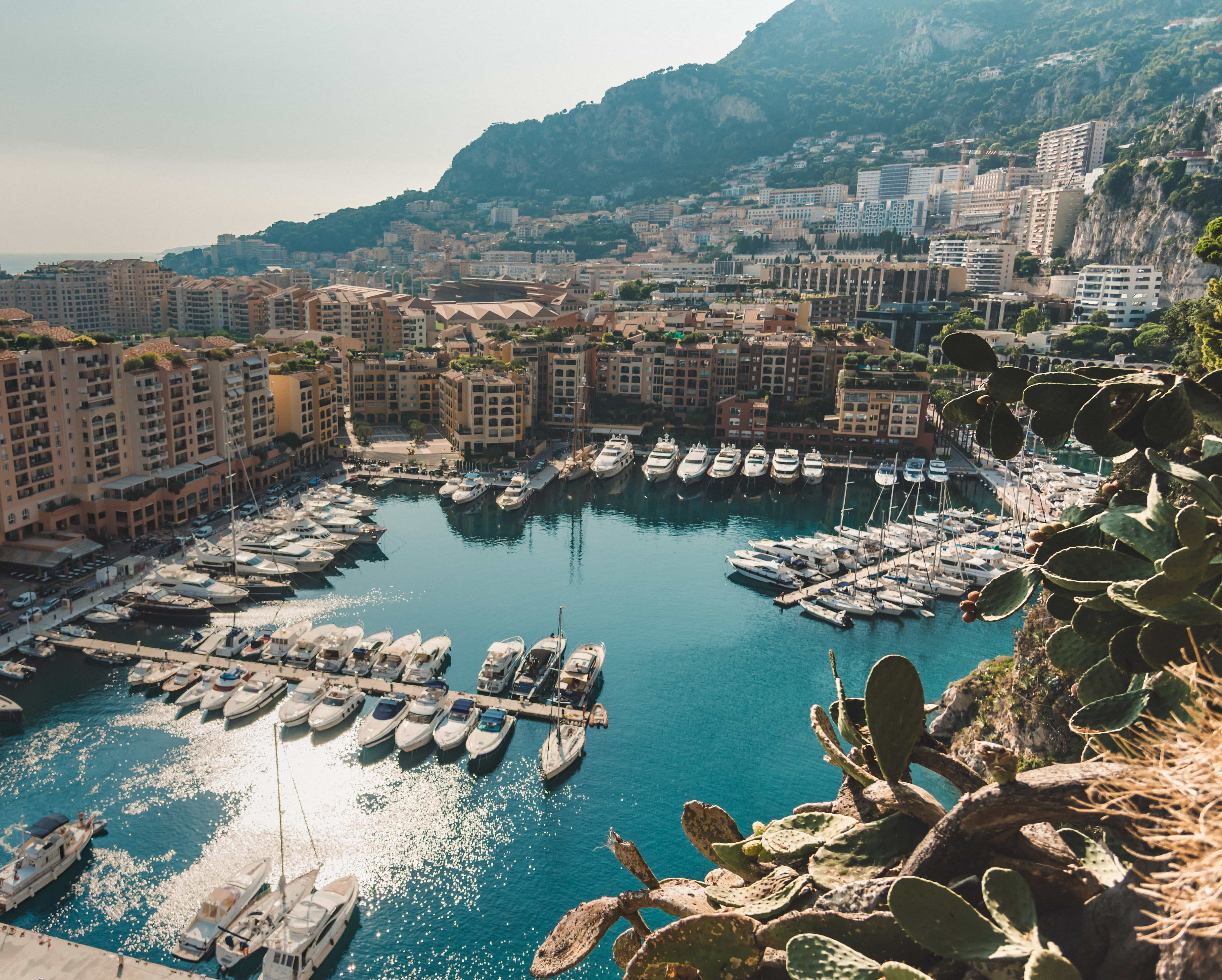 Best Things to do in Nice And Places To Visit In Nice (A Full Travel Guide) 12 Things to do in Nice, Places to visit in Nice, Beaches in Nice, bibycle around Nice, Montecarlo day trip, tour around Montecarlo