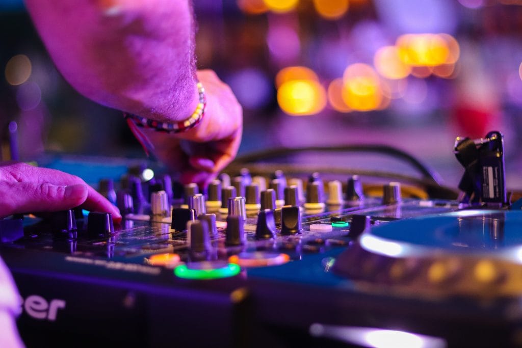 22 Amazing Things to do in Mykonos (Travel Guide) 22 nightlife