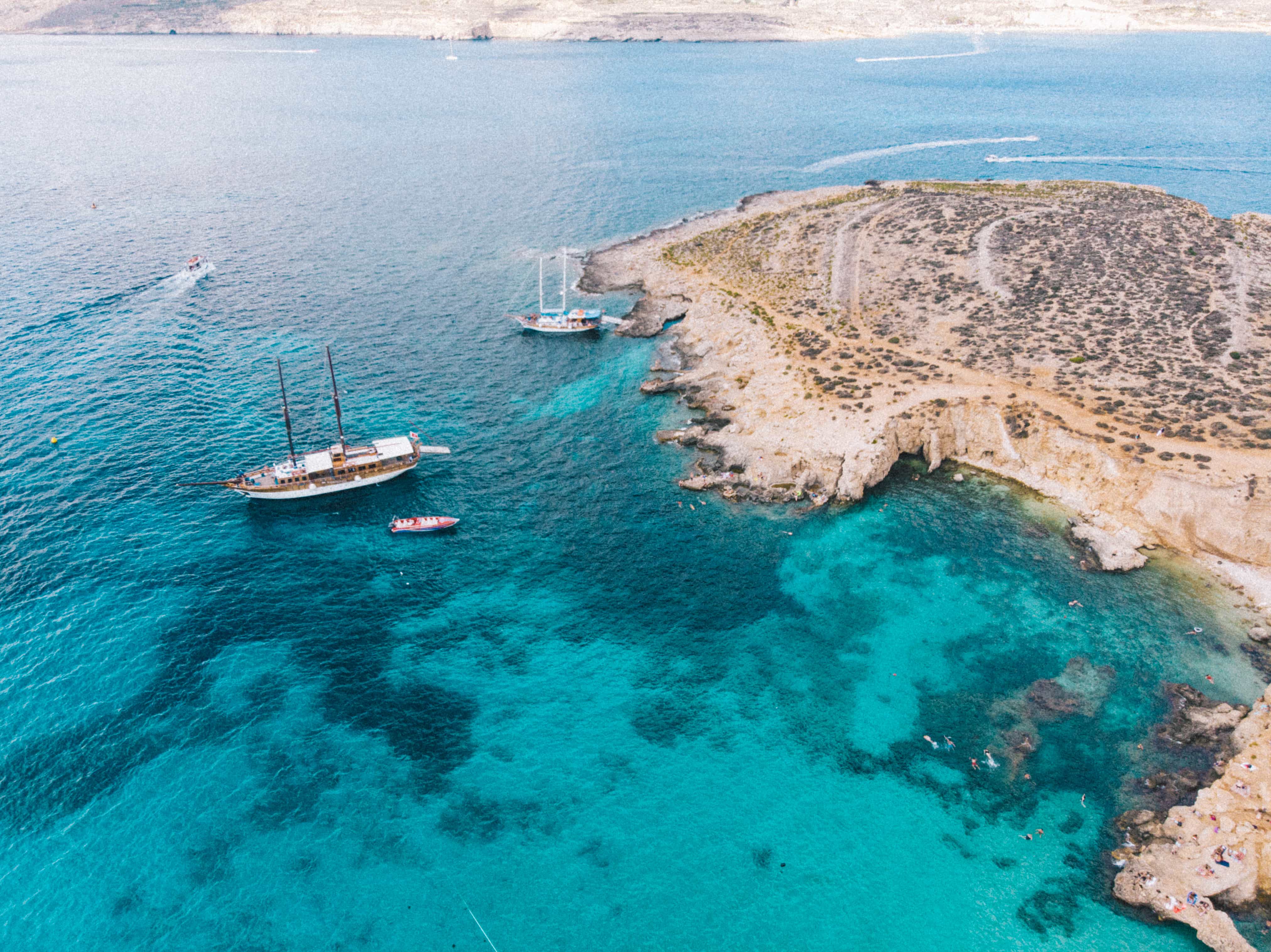 Things to know before visiting Malta, places to visit in Malta, blue lagoon, comino island