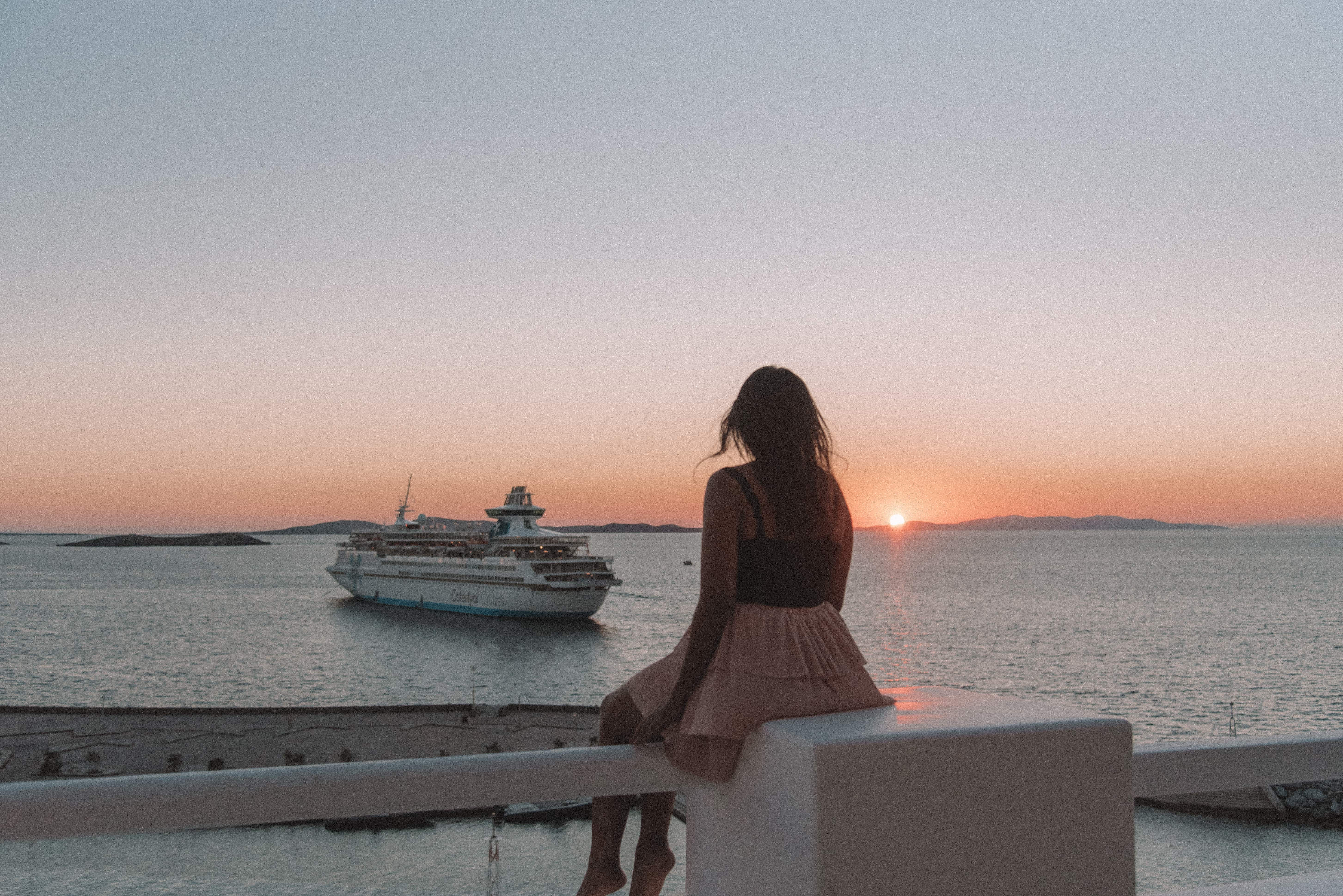 22 Amazing Things to do in Mykonos (Travel Guide) 34 Things to do in Mykonos, Places to visit in Mykonos, Food to try in Mykonos, cavo tagoo mykonos