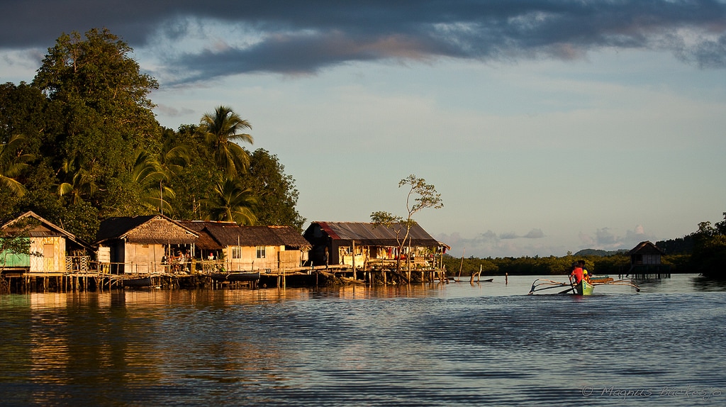 17 Surigao Tourist Spots And Things To Do In Surigao (Travel Guide) 3 Surigao Tourist Spots, Day-asan floating village, Surigao Travel Guide