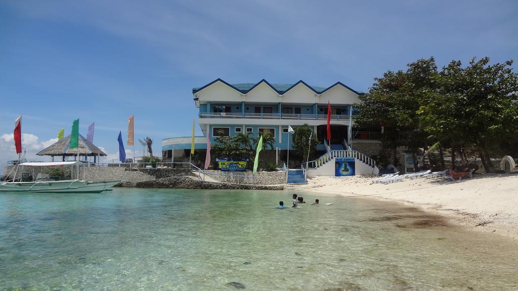 15 Best Resorts in Malapascua: Where to Stay in Malapascua 17 Where to Stay in Malapascua Island, luxury resorts in malapascua, cheap hotels in malapascua, where to sleep in malapascua