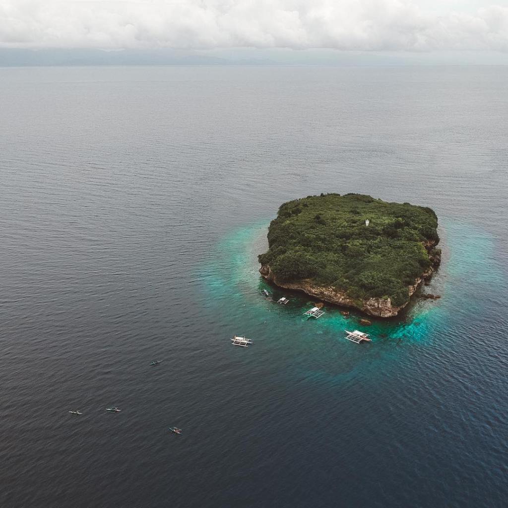 A Perfect 2 Days Moalboal Itinerary 2 Moalboal Itinerary, Pescador Island