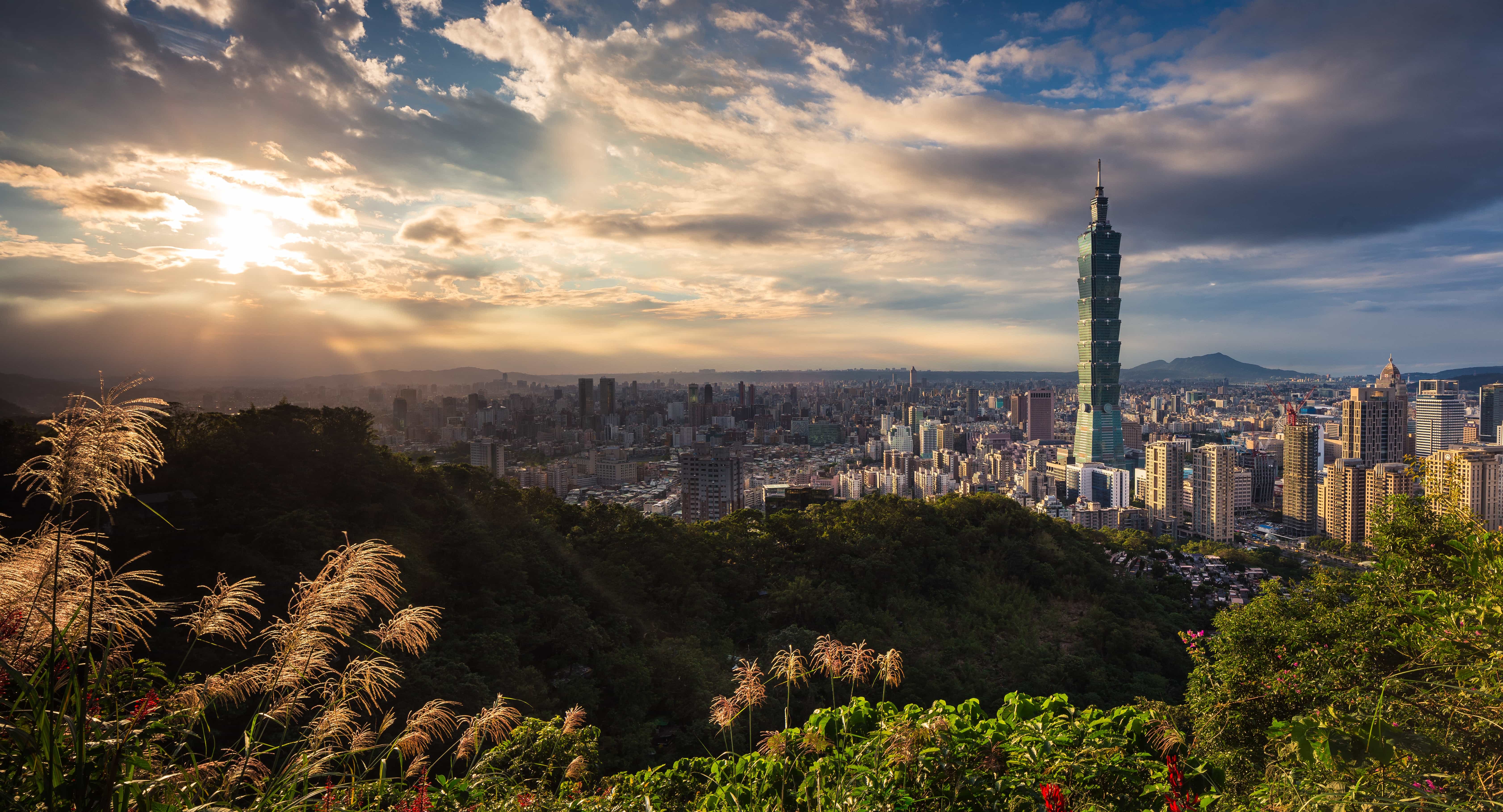 A Perfect One Week Taiwan Itinerary 5 elephant mountain, instagrammable places in taiwan