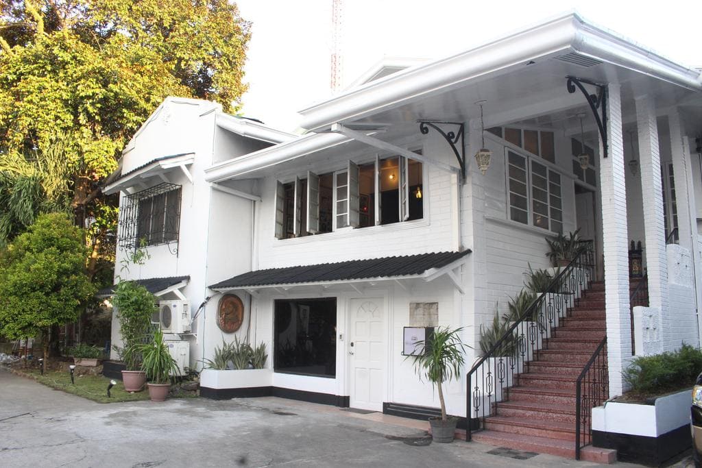 20 Best Hotels in Bacolod: Where to Stay in Bacolod 7 White Hotel Bacolod Burgos, where to stay in Bacolod, cheap hotels in Bacolod