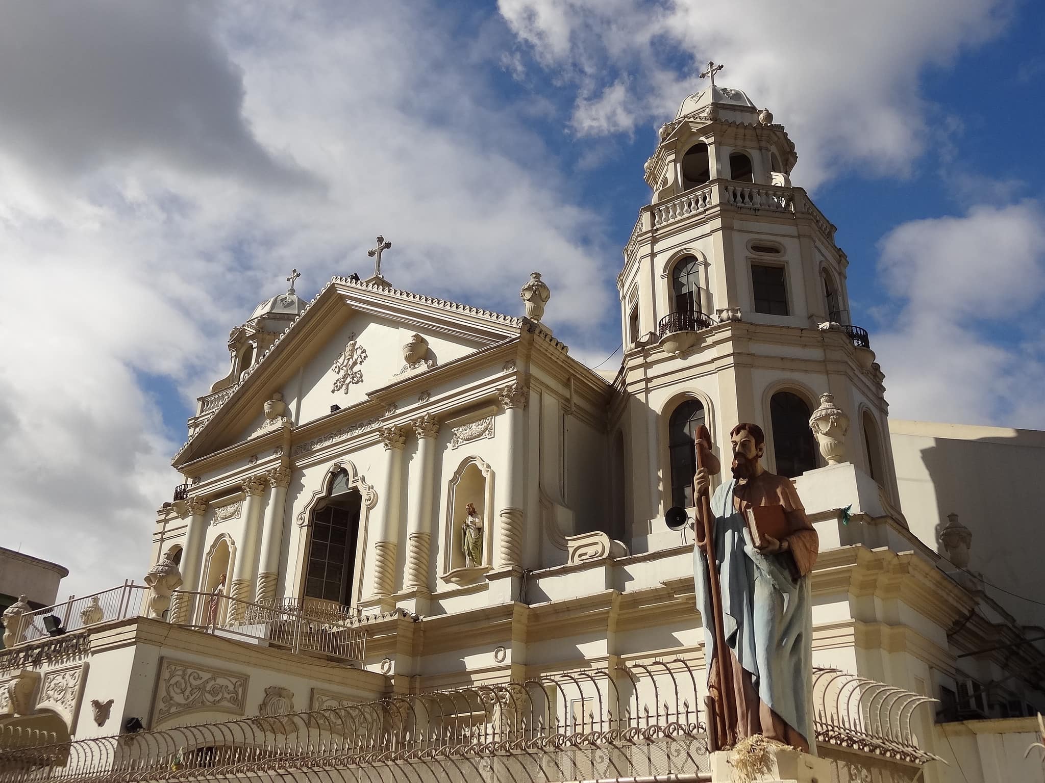 Manila Itinerary: 25 Best Manila Tourist Spots And Things to do in Manila 18 Manila tourist spots, Quiapo church