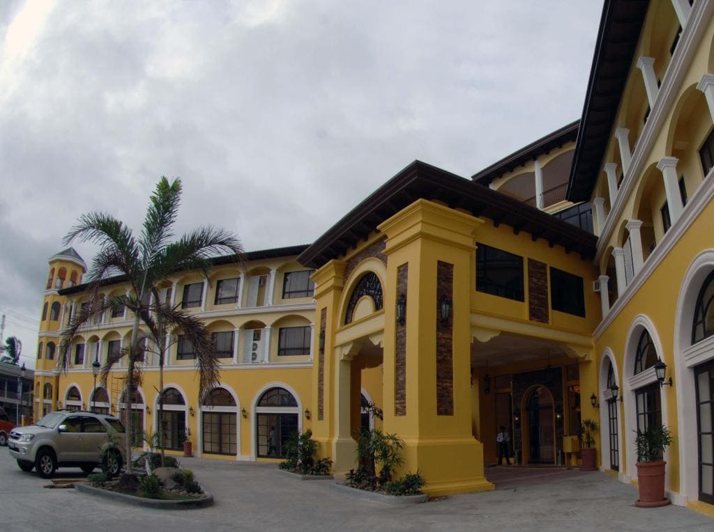 20 Best Hotels in Bacolod: Where to Stay in Bacolod 13 Planta Centro Bacolod Hotel & Residences, hotels in bacolod, hotels in bacolod city, cheap hotels in bacolod