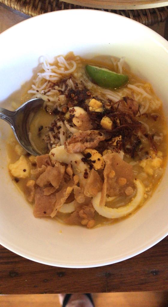 13 Awesome Things to do in Inle Lake (Travel Guide) 24 what to eat in Inle Lake, food to try in Inle Lake, mohinga