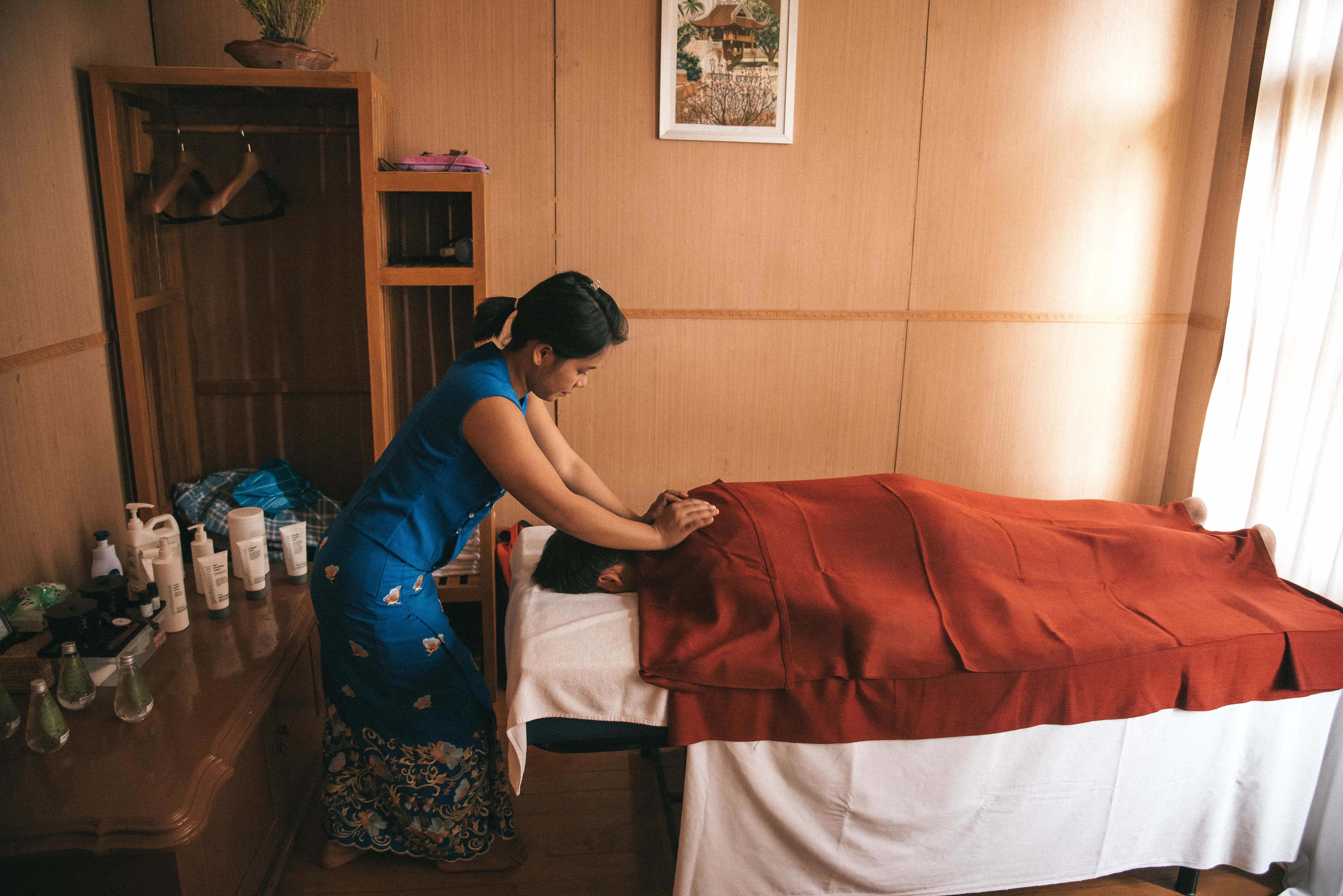 15 Popular Tourist Scams To Avoid In Asia And How To Avoid Them 10 Burmese massage, 15 Popular Tourist Scams To Avoid In Asia And how To Avoid Them