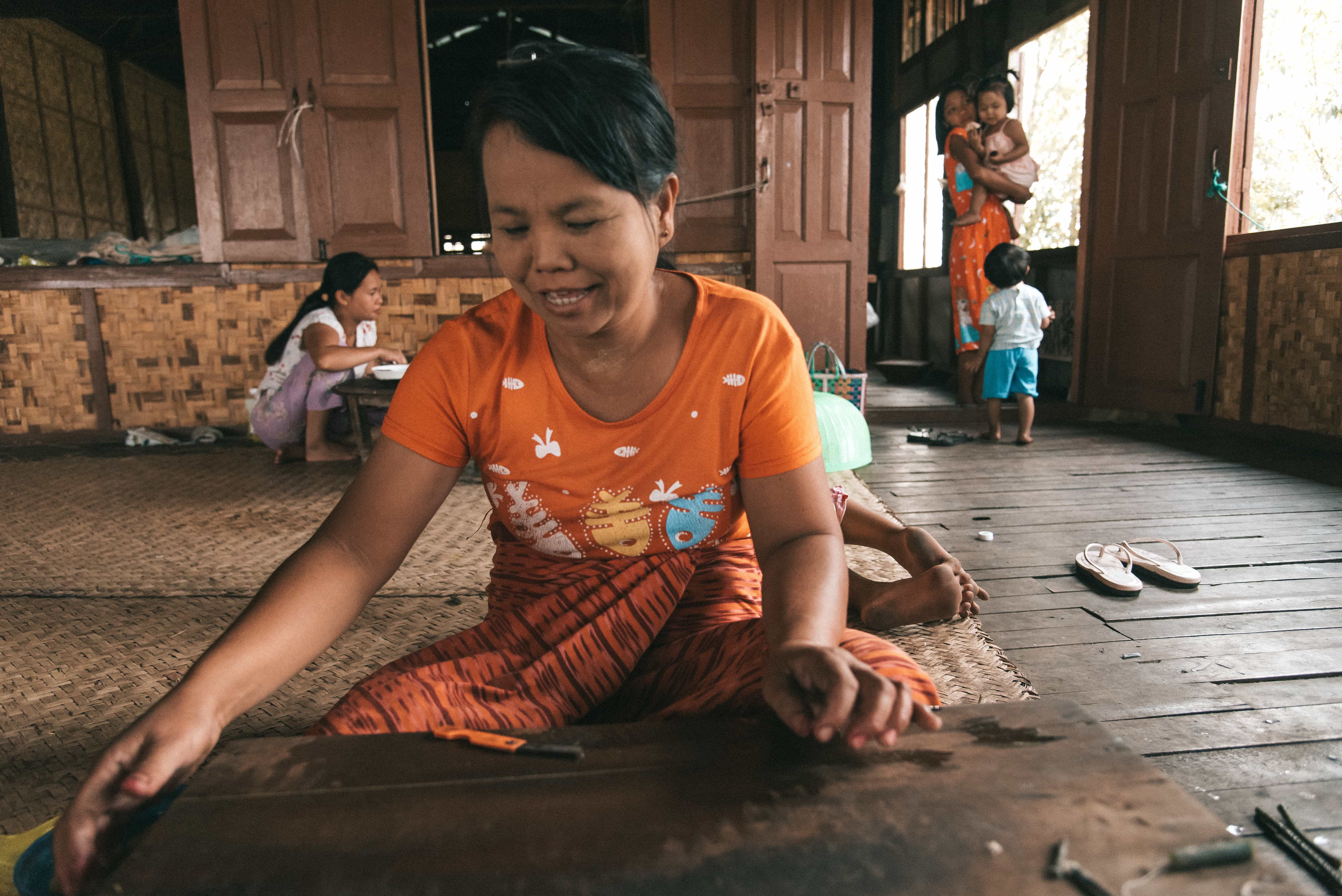13 Awesome Things to do in Inle Lake (Travel Guide) 16 Things to do in Inle Lake, Inle Lake travel guide, Lotus and Silk