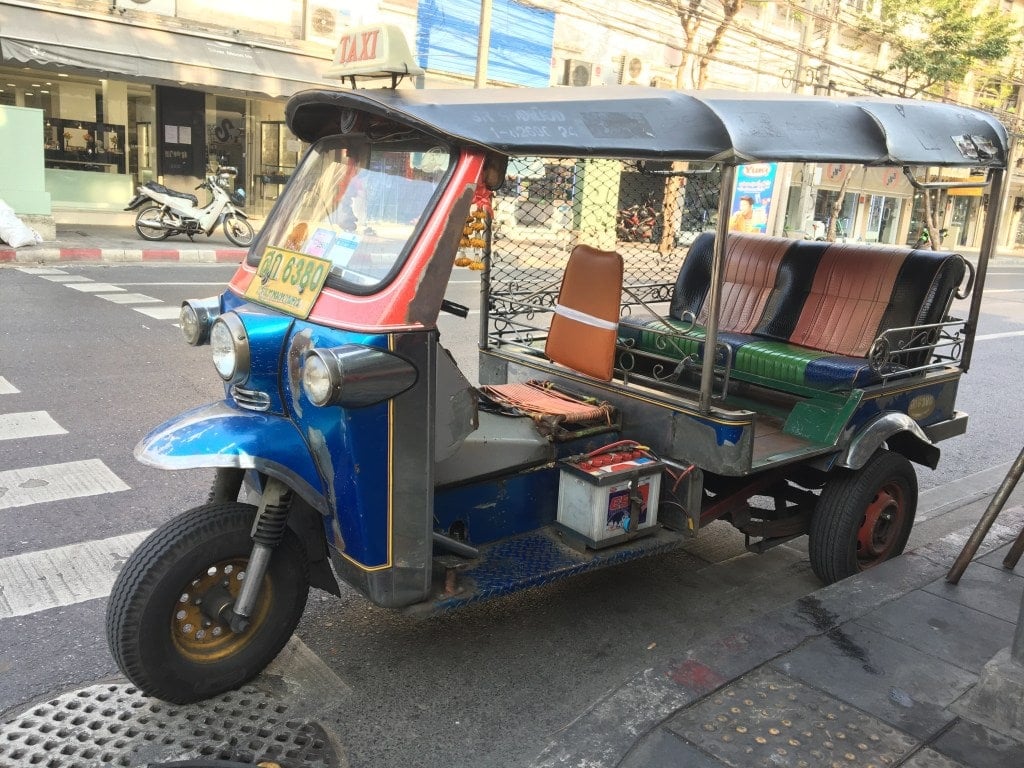 How to Get From Bangkok Airport to Khao San Road Best Way 3 how to move around Bangkok tuk tuk, tuk tuk, suvarnabhumi airport to khao san road, bangkok airport to khao san road, bangkok airport bus, bangkok airport rail link, bangkok airport to city
