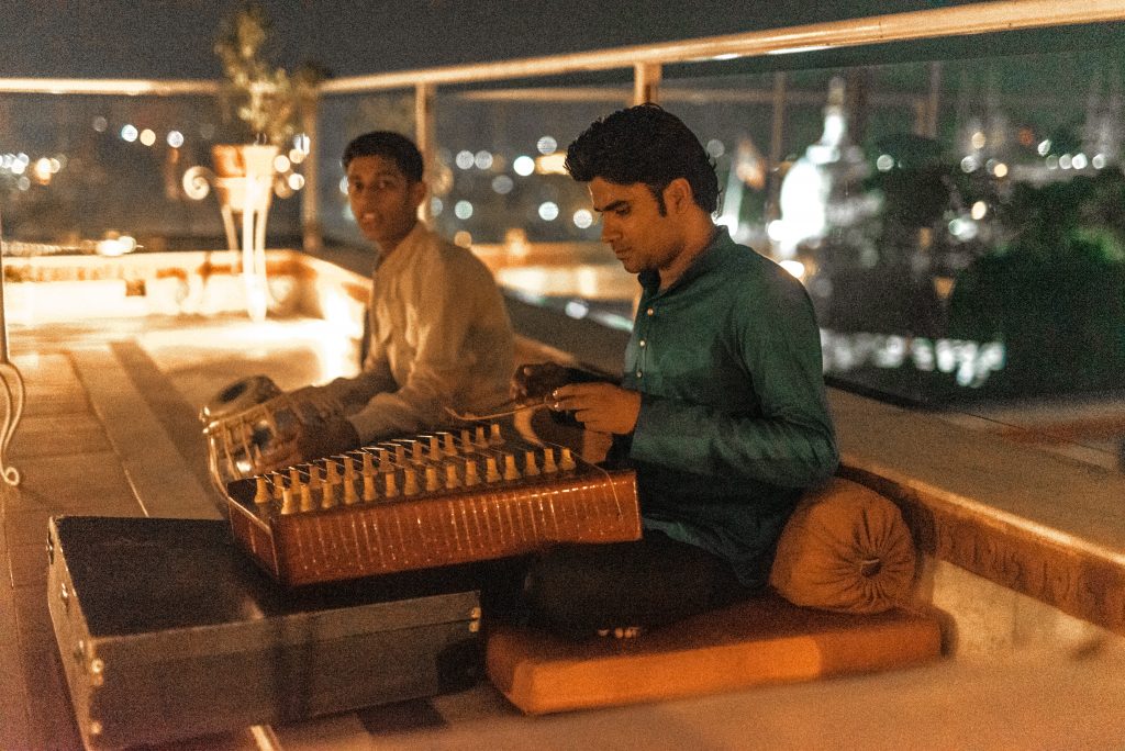 11 Cool Things to do in Udaipur (Travel Guide) 12 Udaipur travel guide, things to do in Udaipur, rooftop in Udaipur