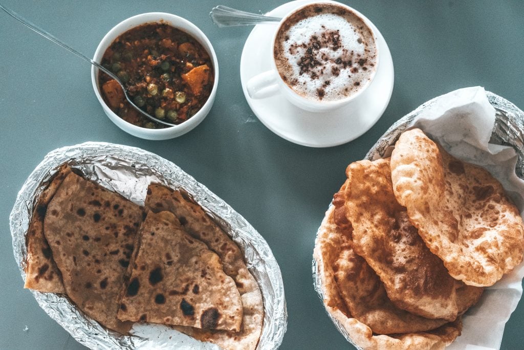 11 Cool Things to do in Udaipur (Travel Guide) 5 Daily Budget travel in Udaipur, Udaipur travel guide, things to do in Udaipur, where to stay in Udaipur, Raj Kuber Palace, what to eat in Udaipur