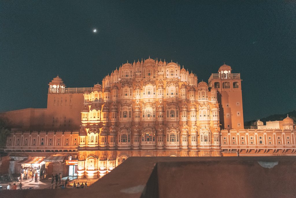 10 Cool Things to do in Jaipur (Travel Guide) 4 Hawa Mahal