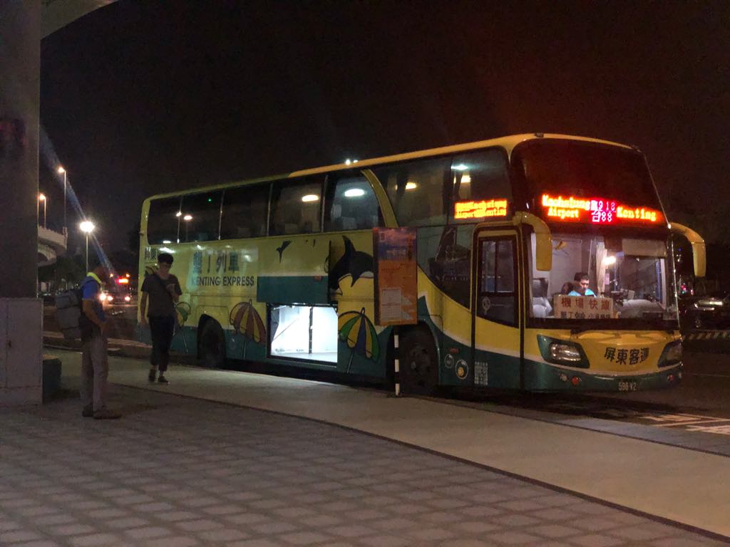 how to get from Kaohsiung airport to kenting