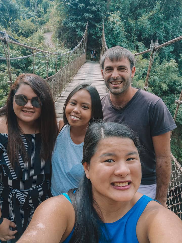 Why Americans Stick Out When Traveling (And How to Blend In Effortlessly) 7 bataan group pics 1