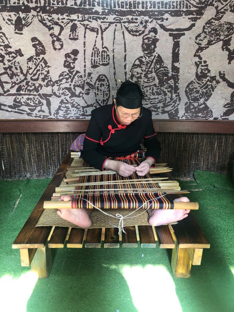 54 Cool Things to do in Sanya (Travel Guide) 7 Binglanggu Hainan Li & Miao Cultural Heritage Park