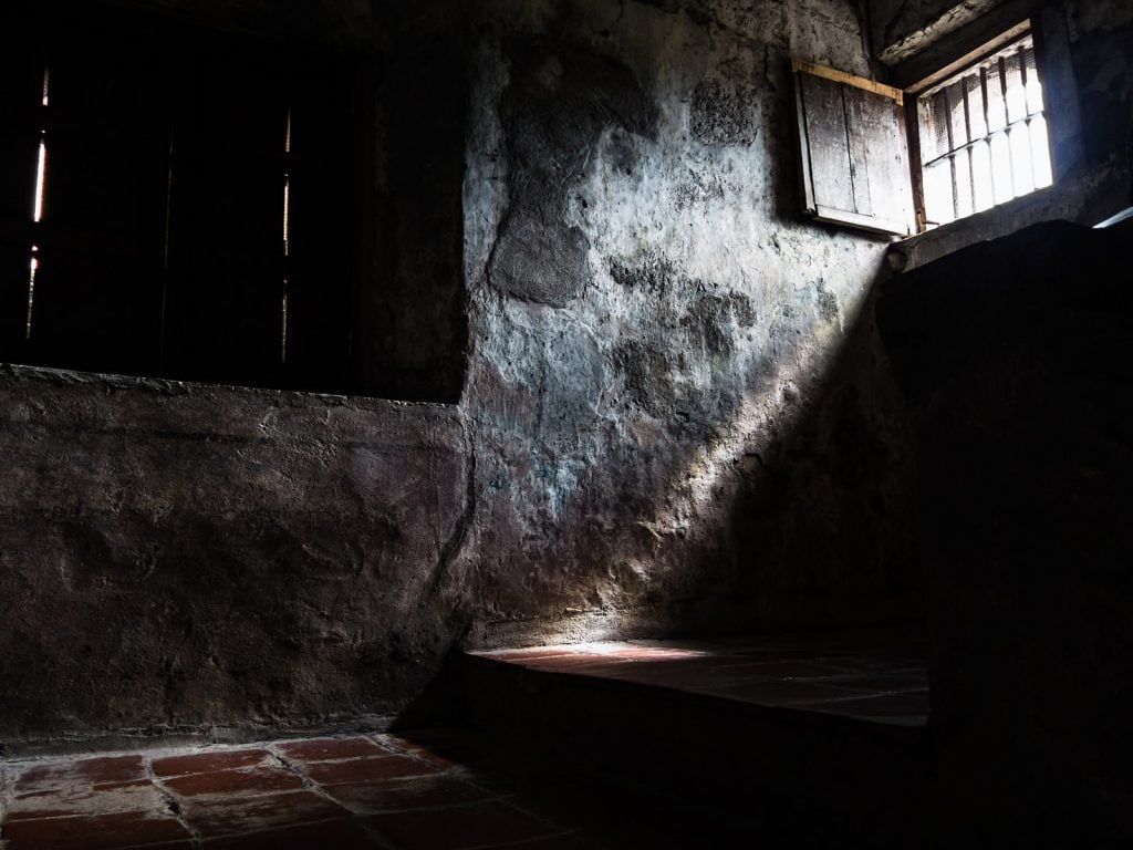 25 AWESOME LAGUNA TOURIST SPOTS (LAGUNA TRAVEL GUIDE) 19 Nagcarlan Underground Cemetery