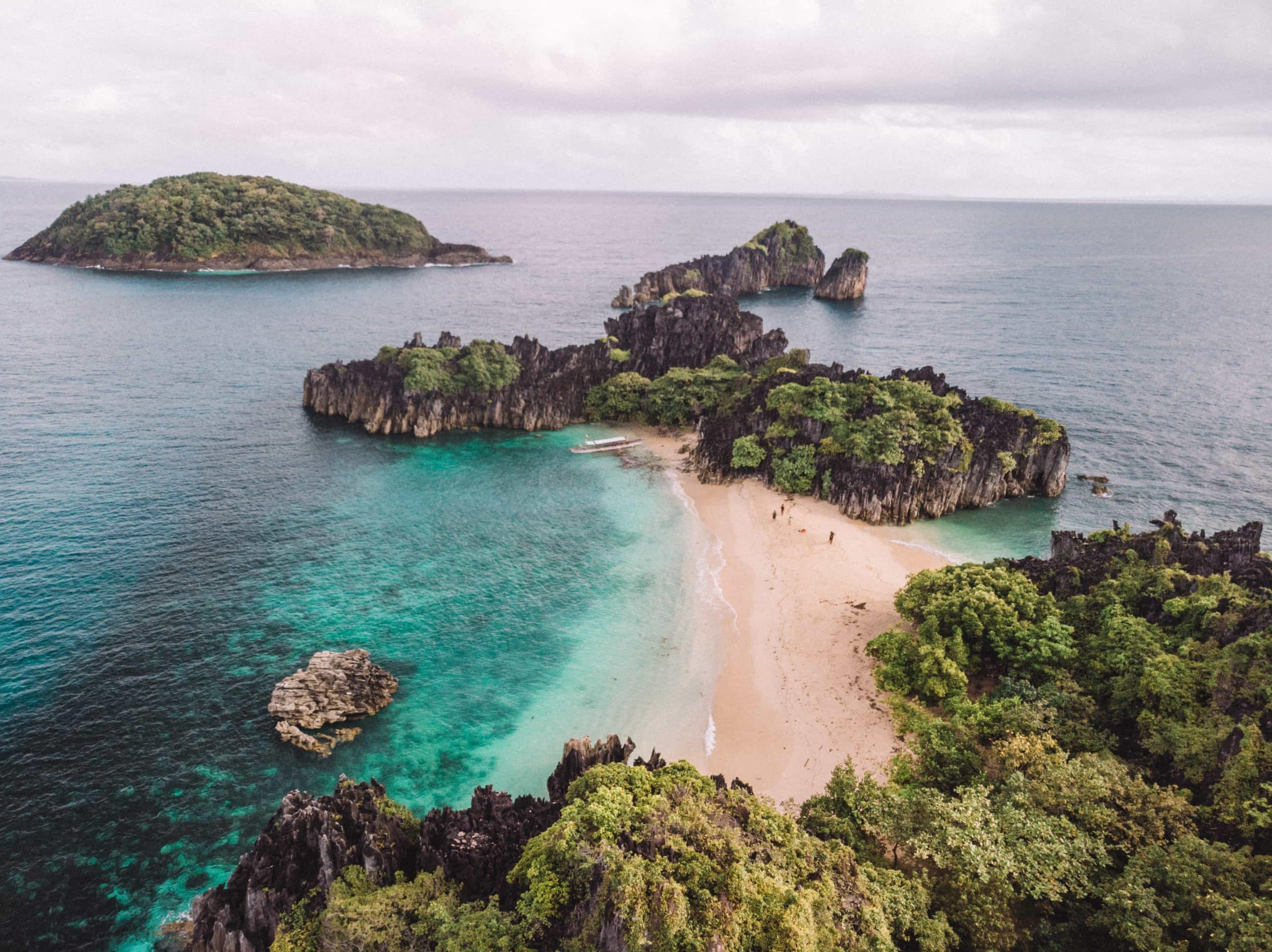 15 Philippines Off The Beaten Track Destinations 12 Philippines beaches, hotels in caramoan, resorts in caramoan