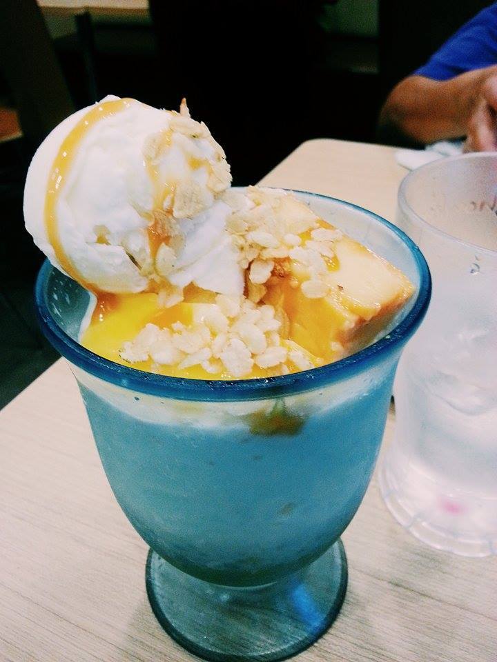 Halo-Halo: This Filipino Dessert Breaks Every Rule and Tastes Incredible 5 How To Make Halo-Halo (Recipe Guide) Tips And Calories, filipino desserts, filipino dessert, best filipino dessert, best filipino desserts