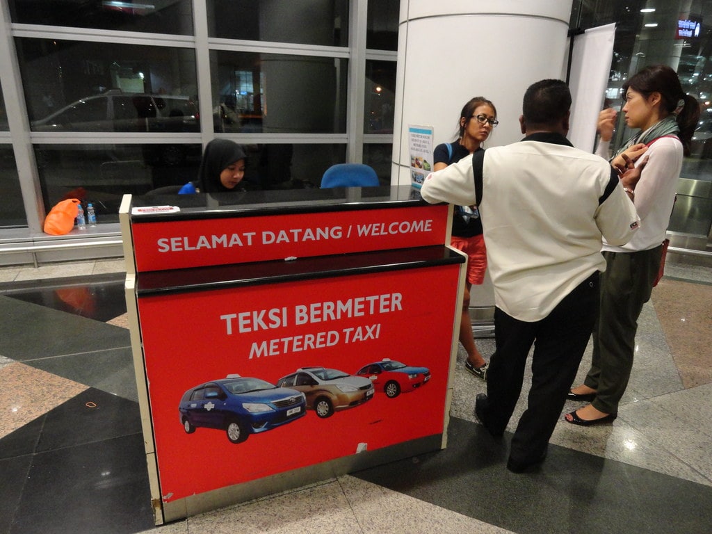 How to get from Kuala Lumpur Airport to City Center Best Way 4 kuala lumpur airport to city, kuala lumpur airport transfer, kl sentral to klia2, kl sentral to klia, klia2 to kl sentral, klia express fare, klia to kl sentral, kuala lumpur airport to city center, taxi to kila, cheapest way from kuala lumpur airport to city, train from klia to kl sentral, kila to klia2, bus from kl sentral to klia2
