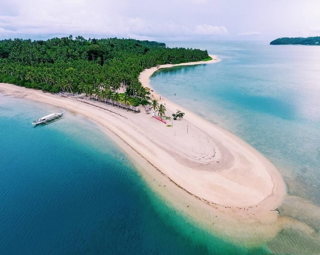 15 Best Bicol Tourist Spots And Things to do in Bicol (Travel Guide) 10 Rapu-Rapu ‘s Guinanayan Island, albay tourist spots, things to do in albay