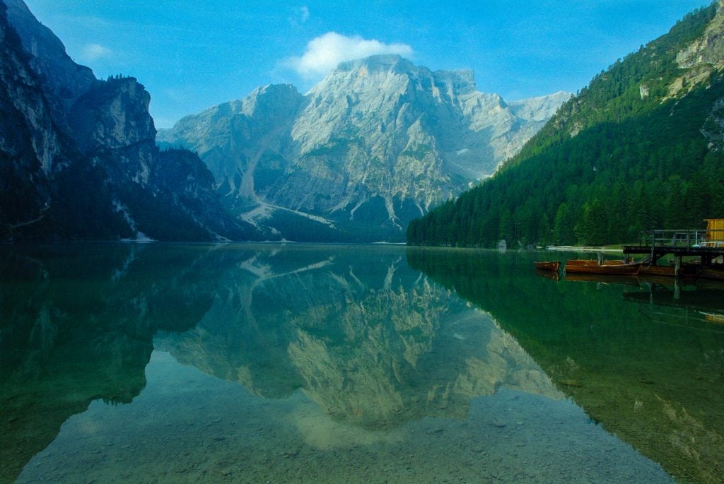 lago di braies dolomites, lago di braies, how to get to lago di braies, how to get to lago di braies from milan, lago di braies parking price, lago di braies parking, bolzano to lago di braies, milan to lago di braies lago di braies italy, lago di braies weather, venice to lago di braies 