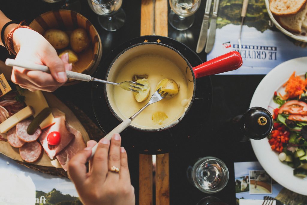 Best Switzerland Food - 30 Best Swiss Dishes And Switzerland Traditional Food To Try 5 fondue, Switzerland Travel Tips, Things To Know Before Visiting Switzerland, Cheese Fondue,
swiss food, switzerland food, swiss cuisine, swiss dishes, switzerland traditional food