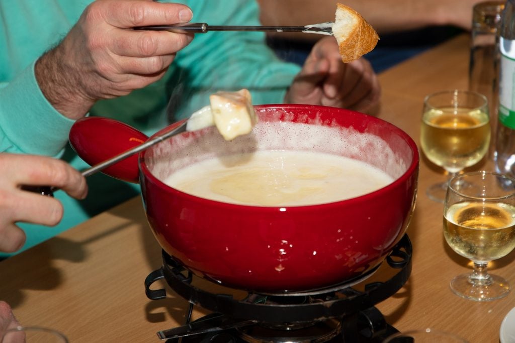 Vegetarian Food in Switzerland: 16 Best Vegetarian Dishes in Switzerland And Vegan Swiss Food 6 vegetarian dishes in Switzerland, swiss vegetarian dishes, vegan Swiss food, Cheese Fondue