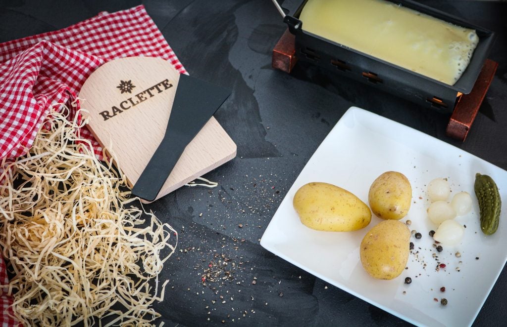 Best Switzerland Food - 30 Best Swiss Dishes And Switzerland Traditional Food To Try 4 Raclette 2