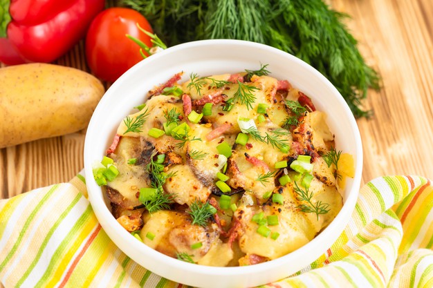 Best Switzerland Food - 30 Best Swiss Dishes And Switzerland Traditional Food To Try 14 Swiss food, Switzerland food, Swiss cuisine, Swiss dishes, Switzerland traditional food, Tartiflette
