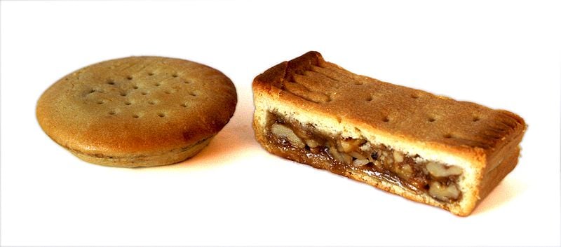 Best Switzerland Food - 30 Best Swiss Dishes And Switzerland Traditional Food To Try 30 Bündner Nusstorte