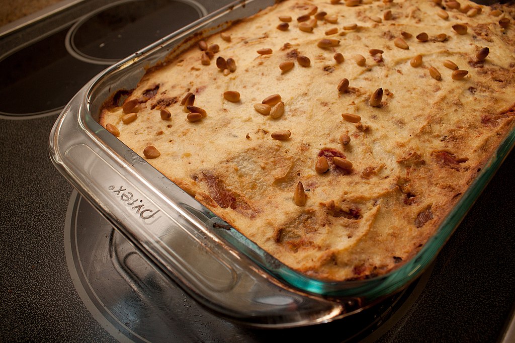 Moussaka, Greek Food, Greek Dishes, Greek cuisine, Food in Greece, traditional food in Greece, Greece desserts, Greece drinks