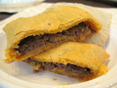 Best Bahamian Food - 40 Best Bahamian Dishes And Traditional Food In Bahamas To Try 21 Jamaican Patties