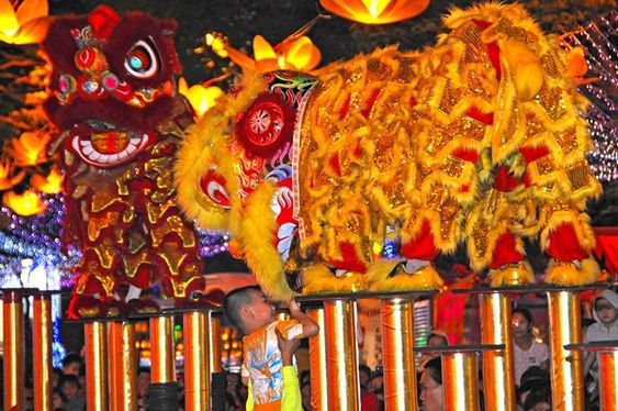 40 Vietnam Travel Secrets Every First-Timer Needs to Know Before They Go 15 Vietnam travel tips, things to know before visiting Vietnam, facts about Vietnam, Tet Vietnamese New Year