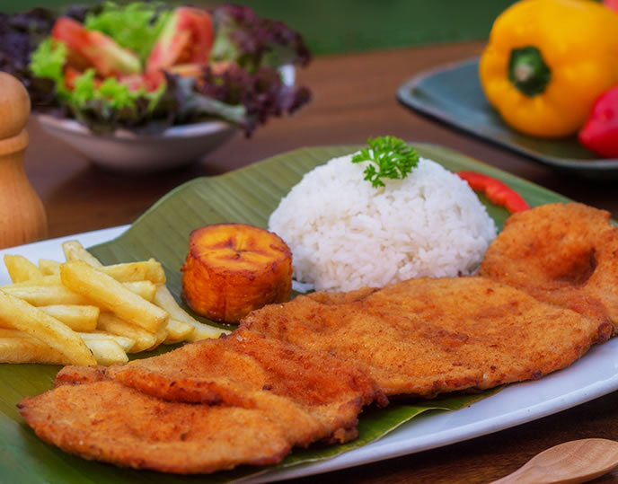 Best Colombian Food: 55 Best Colombian Dishes And Traditional Food In Colombia To Try 13 Chuleta Valluna