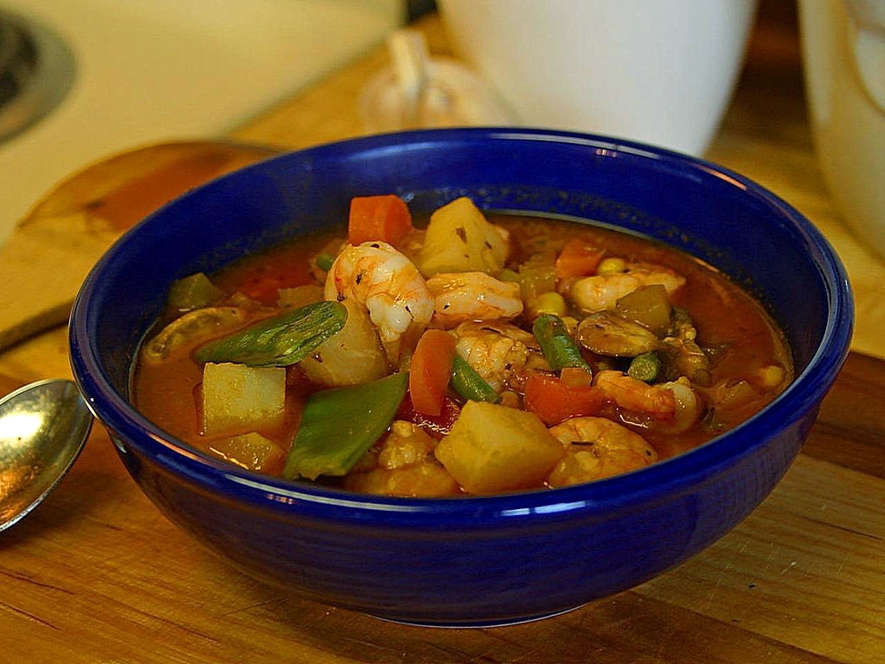 Best Aruban Food: 44 Best Aruban Dishes And Traditional Food In Aruba To Try 13 Conch Chowder , food in Bahamas, Bahamian food, traditional food in Bahamas, Bahamian dishes, Bahamian cuisine