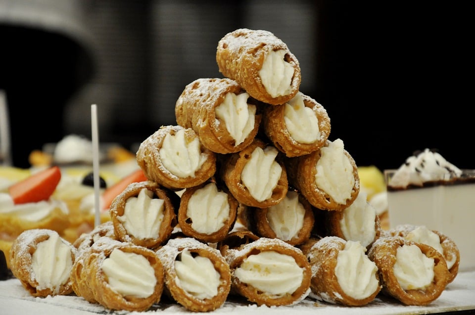 What to Eat in Italy: 40 Italian Dishes You Must Try Before You Die 29 Cannoli, Italian Food, Italian cuisine, traditional Italian food, food in Italy, Italian dishes