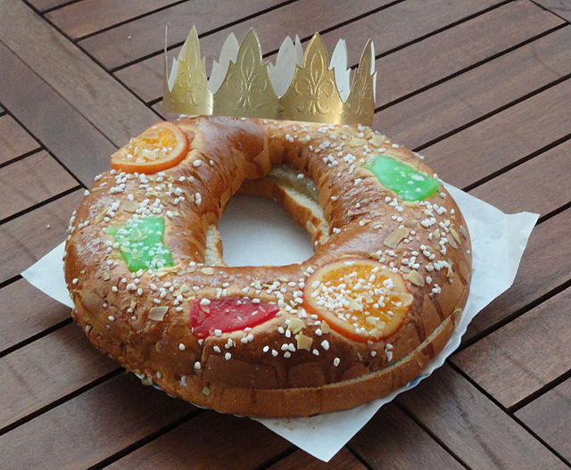 53 Spanish Foods That Will Change How You Think About Eating in Spain 46 Roscon de reyes, Spanish Food, spanish cuisine, traditional spanish food, food in Spain, Spanish dishes