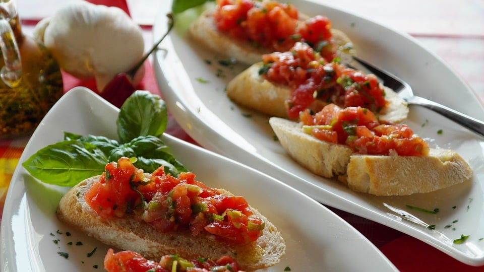 What to Eat in Italy: 40 Italian Dishes You Must Try Before You Die 22 Bruschetta, Italian Food, Italian cuisine, traditional Italian food, food in Italy, Italian dishes
