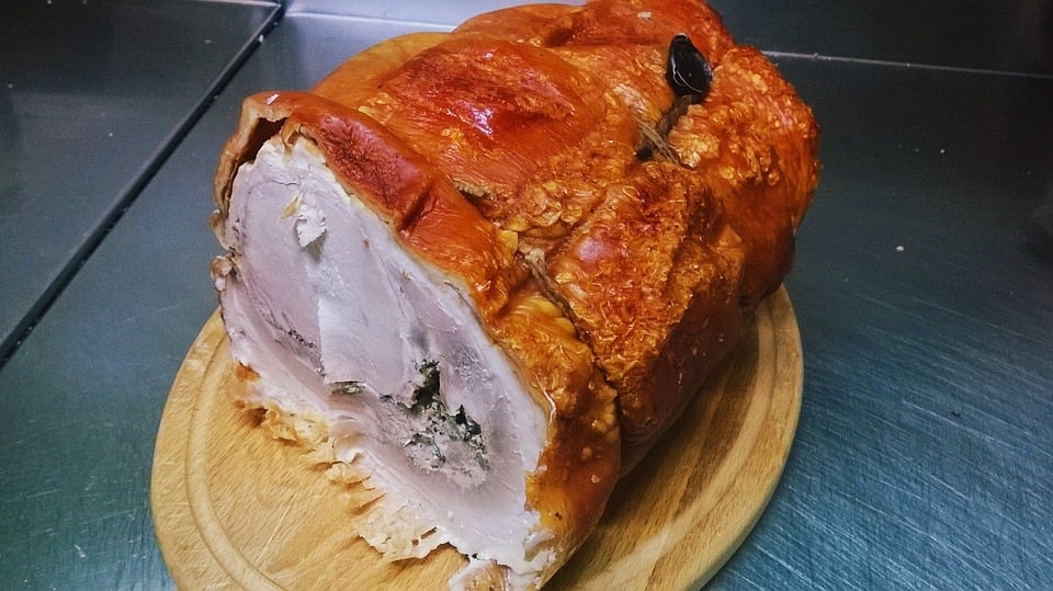 What to Eat in Italy: 40 Italian Dishes You Must Try Before You Die 15 Porchetta, Italian Food, Italian cuisine, traditional Italian food, food in Italy, Italian dishes