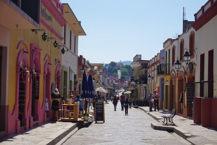 60 Things You Need to Know Before Visiting Mexico (First-Time Travelers Read This) 28 Most Instagrammable Places in Mexico, Mexico Instagram Spots, mexico photos, Mexico Photography, San Cristibal de Las Casas