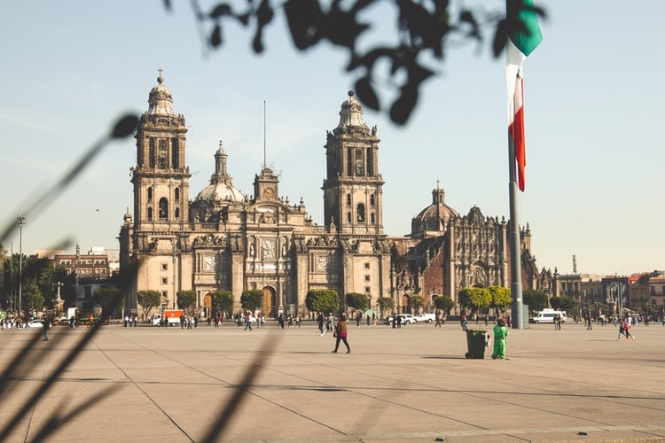 60 Things You Need to Know Before Visiting Mexico (First-Time Travelers Read This) 22 Mexico travel tips, things to know before visiting Mexico, facts about Mexico , Mexico City